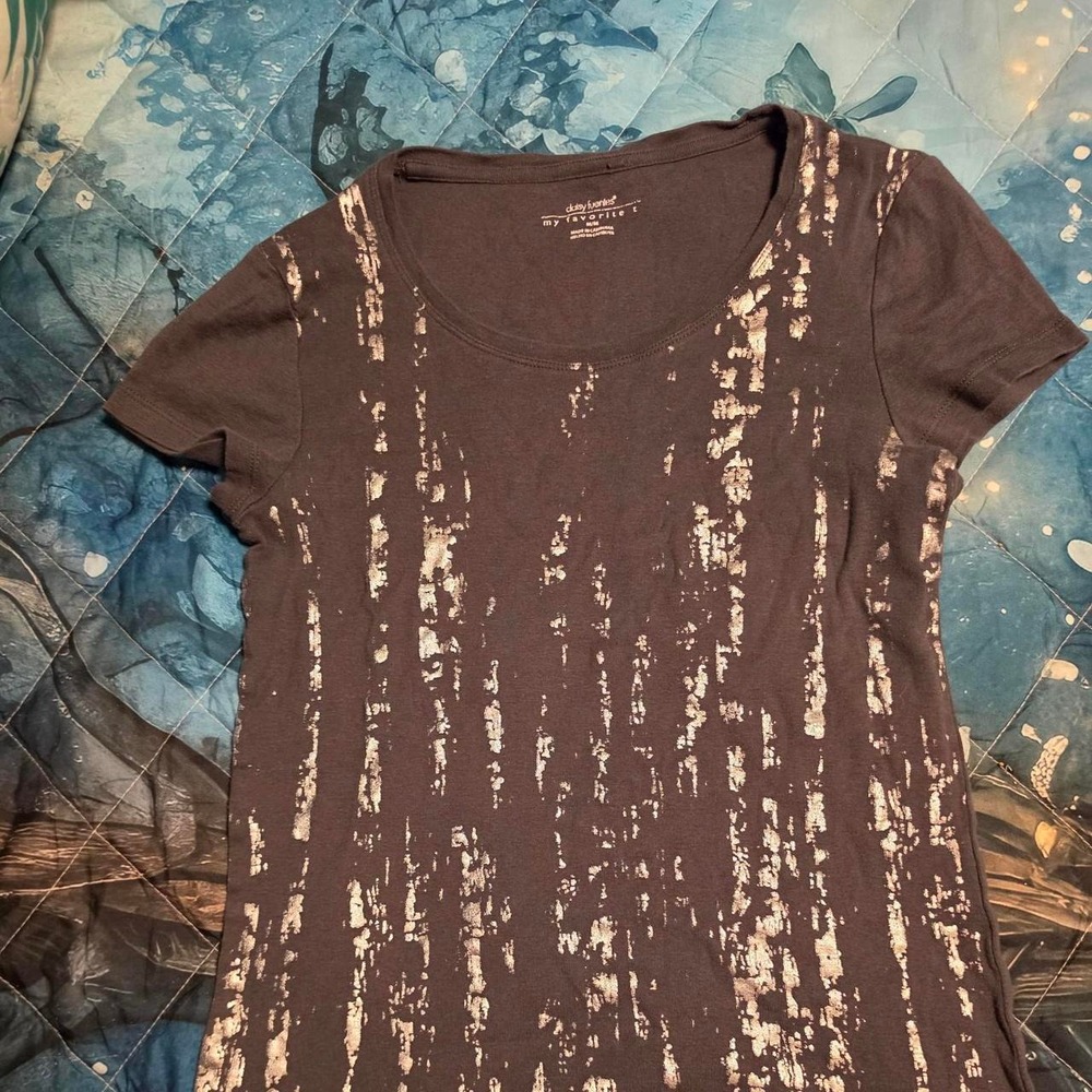 Daisy Fuentes Womens Distressed Brushstroke Graphic T-Shirt Grey Black Medium
